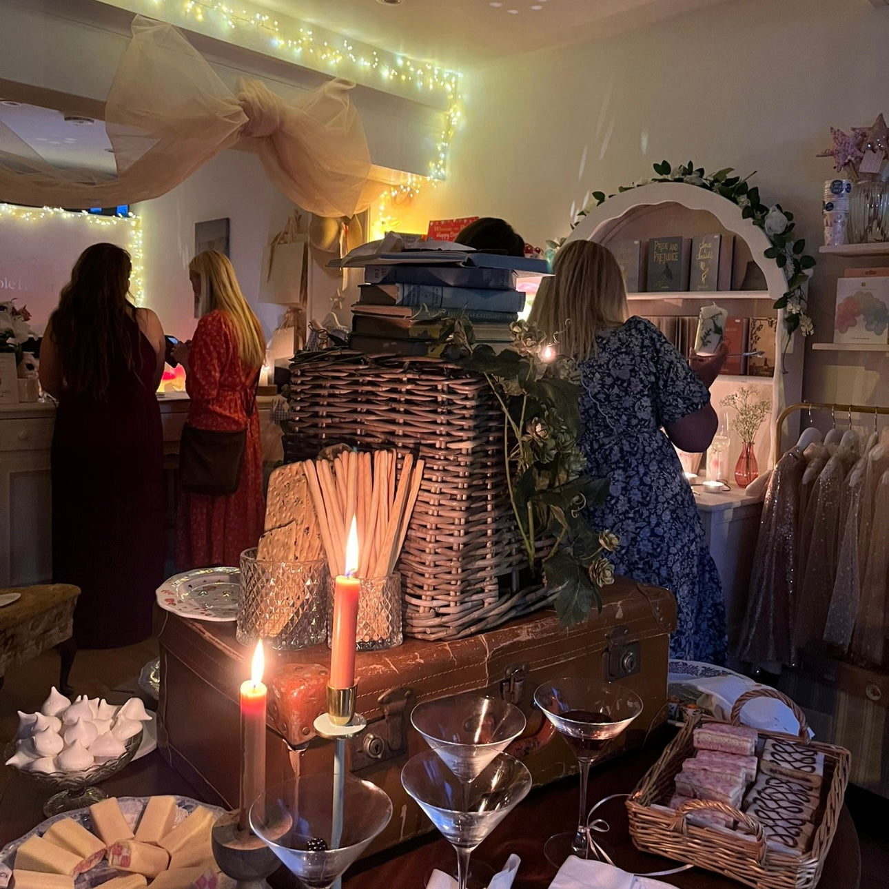 Christmas Wrapping & Cocktails